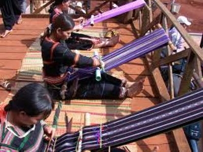 エデ族の錦織り